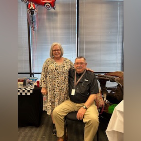 Meet your Posher, Tina - Picture 3 of 3